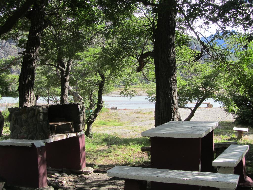 Camping Rio De Las Vueltas El Chaltén Exterior foto
